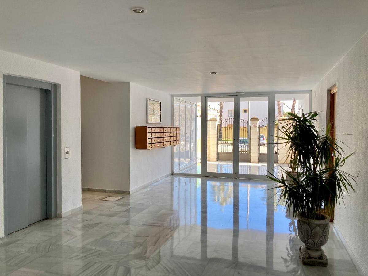 Апартаменты Atico Valdelagrana Playa - Aire Acondicionado Y Piscina Эль-Пуэрто-де-Санта-Мария Экстерьер фото