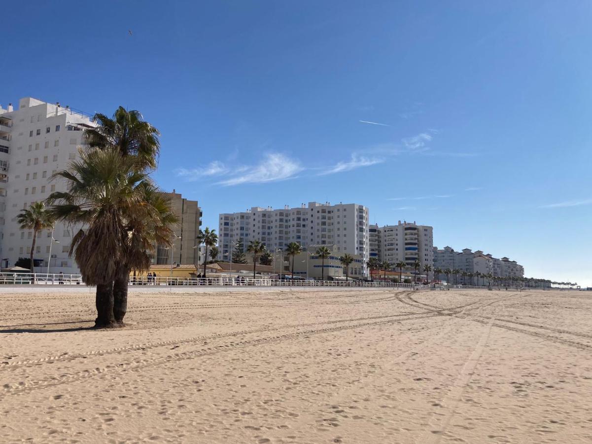 Апартаменты Atico Valdelagrana Playa - Aire Acondicionado Y Piscina Эль-Пуэрто-де-Санта-Мария Экстерьер фото